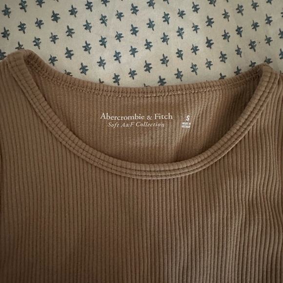 Abercrombie tank - Picture 1 of 2